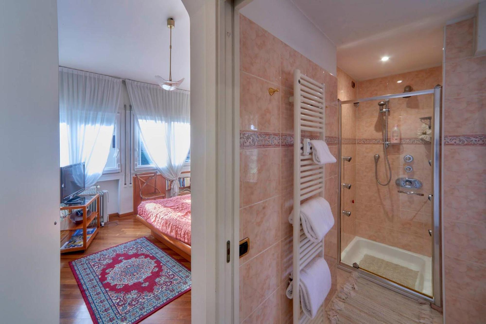 Tosca House 2 Bed & Breakfast Varenna Exterior foto
