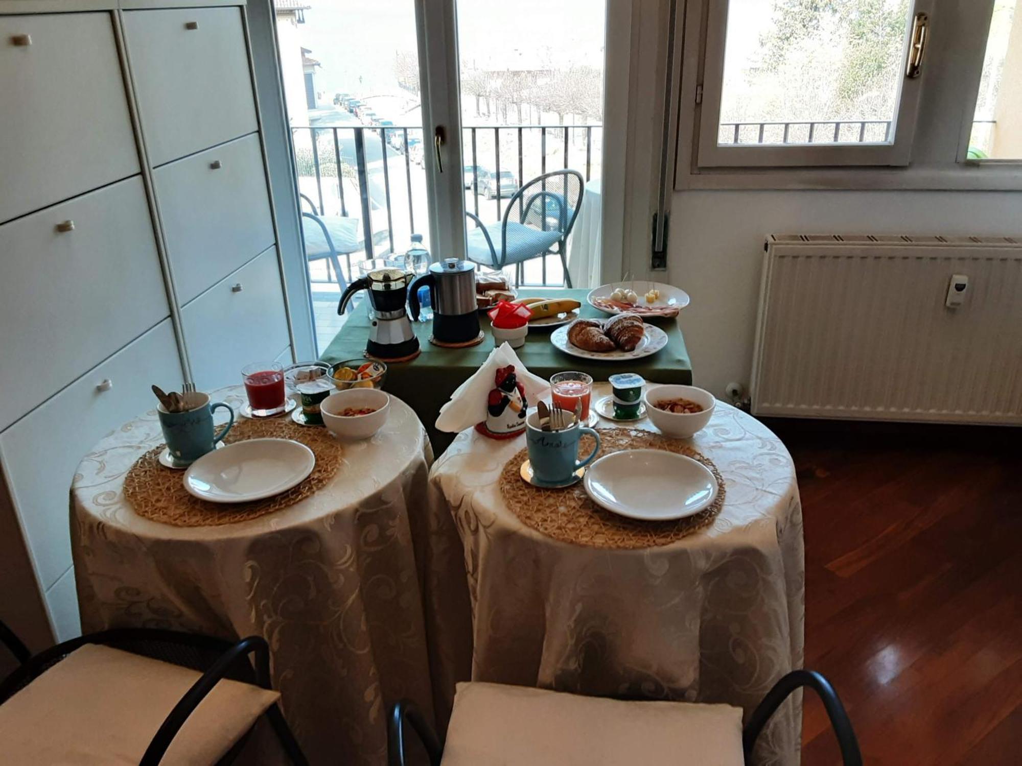Tosca House 2 Bed & Breakfast Varenna Exterior foto