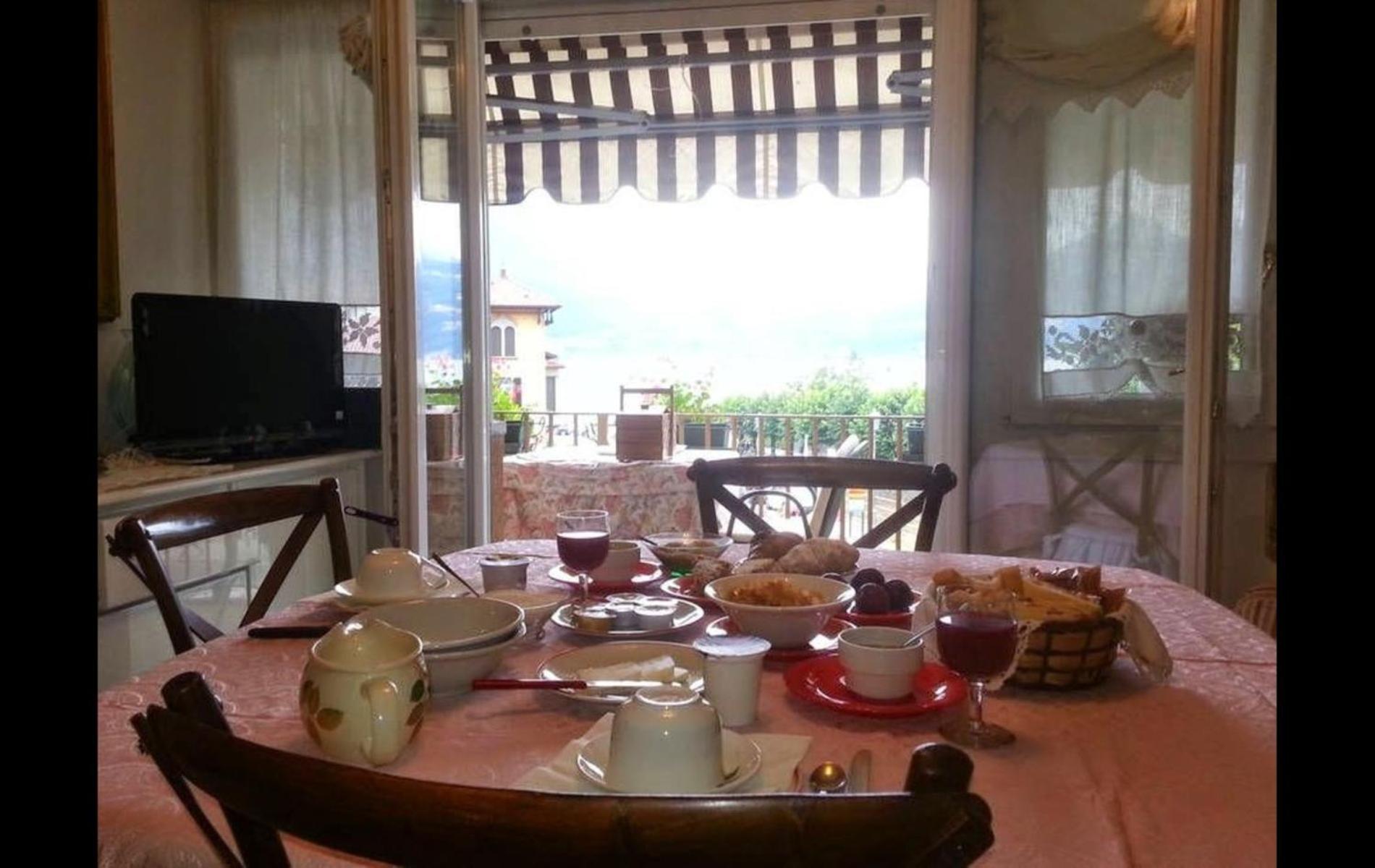 Tosca House 2 Bed & Breakfast Varenna Exterior foto